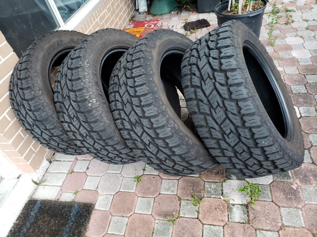 285/55R20 Toyo Open Country AT2 Extreme