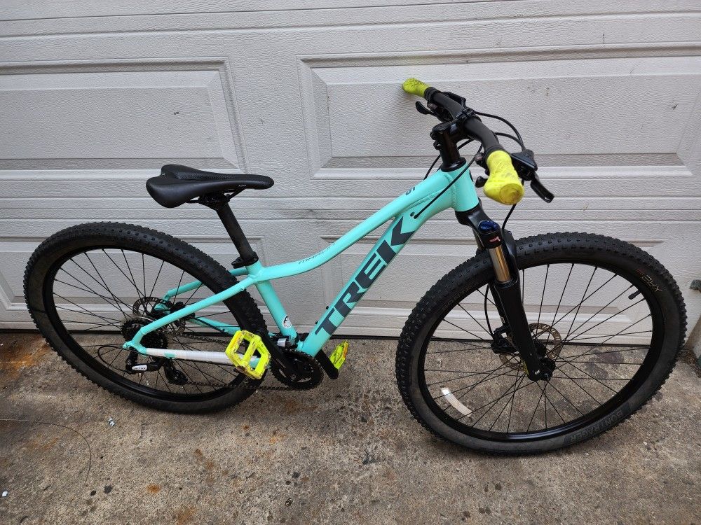 2021 Trek Marlin 6 Disc Mountain Bike