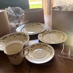 Holly berry world bazaar discontinued set