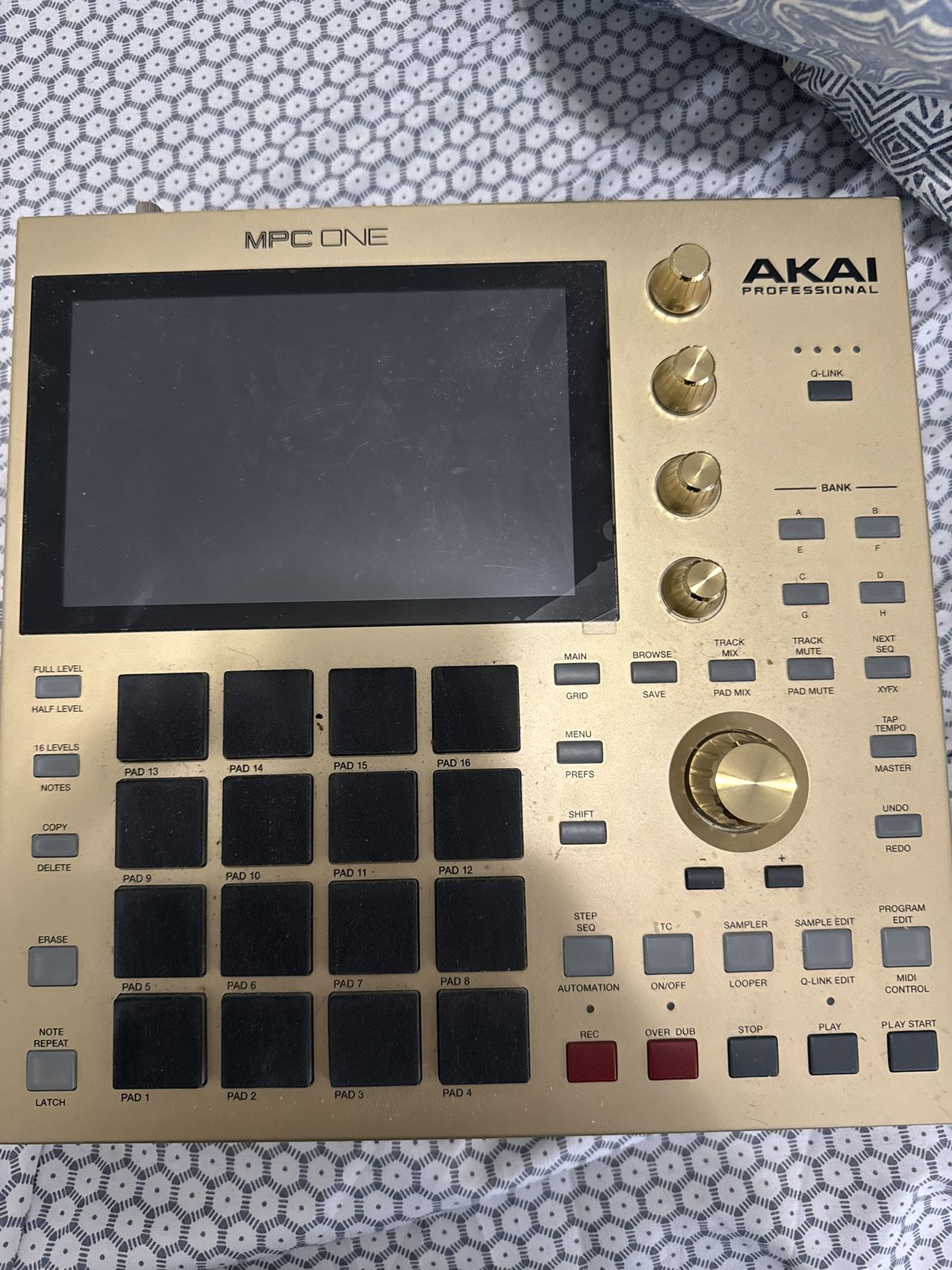 Akai MPC One Gold Edition