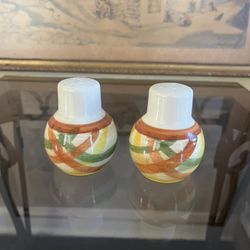 Vintage Vernon Ware Salt & Pepper Shakers - "Homespun" Pattern (1940s)