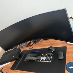 Samsung Curved Gaming Monitor W/ Stand