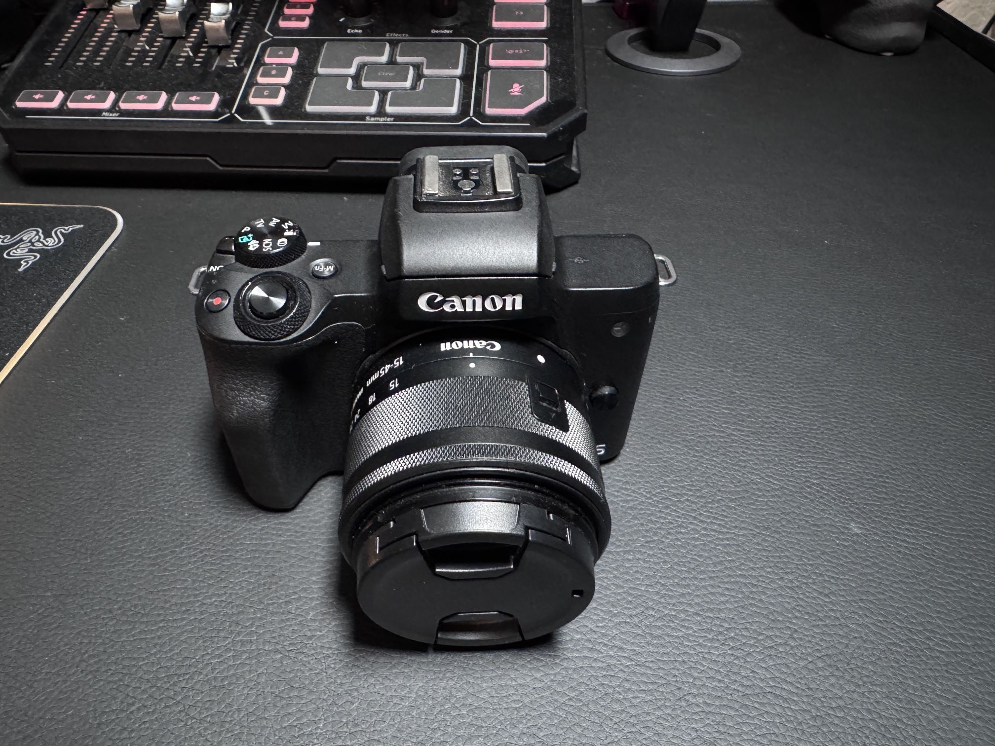 Canon EOS M50
