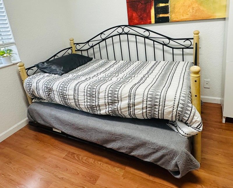 Twin Bwd With Pull Out Twin Bed, Includes Mattresses