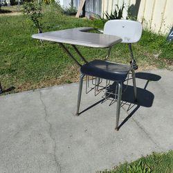 VINTAGE SCHOOL DESK & CHAIR COMBO - Great Condition!