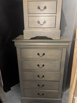 Full Size Bed And Dresser 