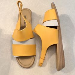 1- New Auditions Yellow Strappy Sandal Leather; Size 9W 
