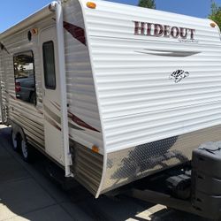 2011 Keystone Hideout