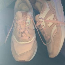 New Balance Women Shoes Size 8