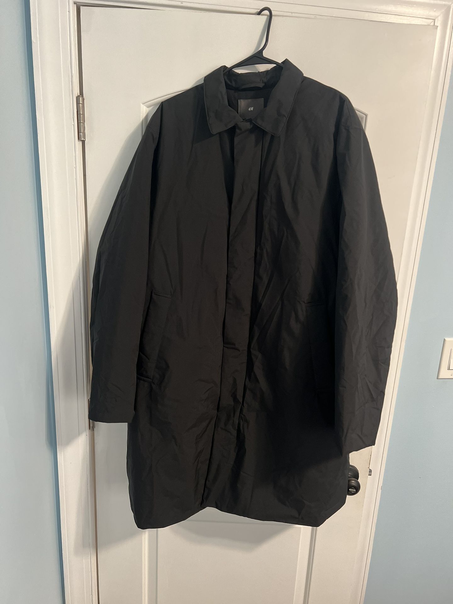 Very Fashionable And Stylish Men’s H&M Brand Rain Coat For Suits Size XL