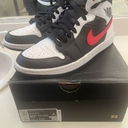 Nike Air Jordan 1 Mid  Size 9 Men’s Shoes 
