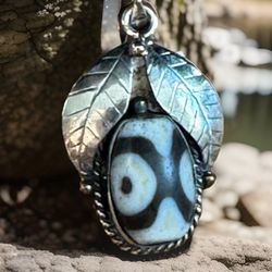 Vintage & Handcrafted Ethnic Tibetan Agate Stone(Dzi) Pendant Set In Silver 2”in & 4.51grams