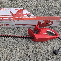 Homelite 17” Electric Hedge Trimmer – Works GreatHomelite 17” Electric Hedge Trimmer – Works Great