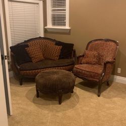 Baroque-Inspired Lounge Set with Luxurious Upholstery