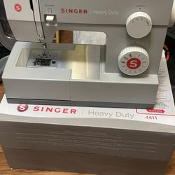 Singer  4411 Sewing Machine