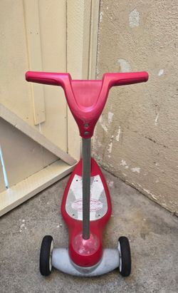 Radio flyer scooter 3 wheeler