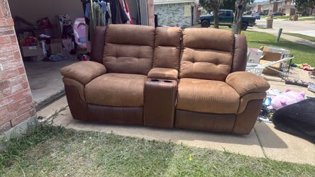 Reclining loveseat