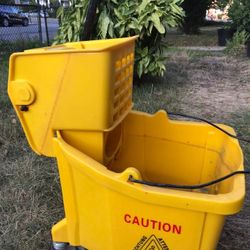 Rubbermaid Mop Bucket
