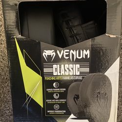 Venum Puching Mitts 