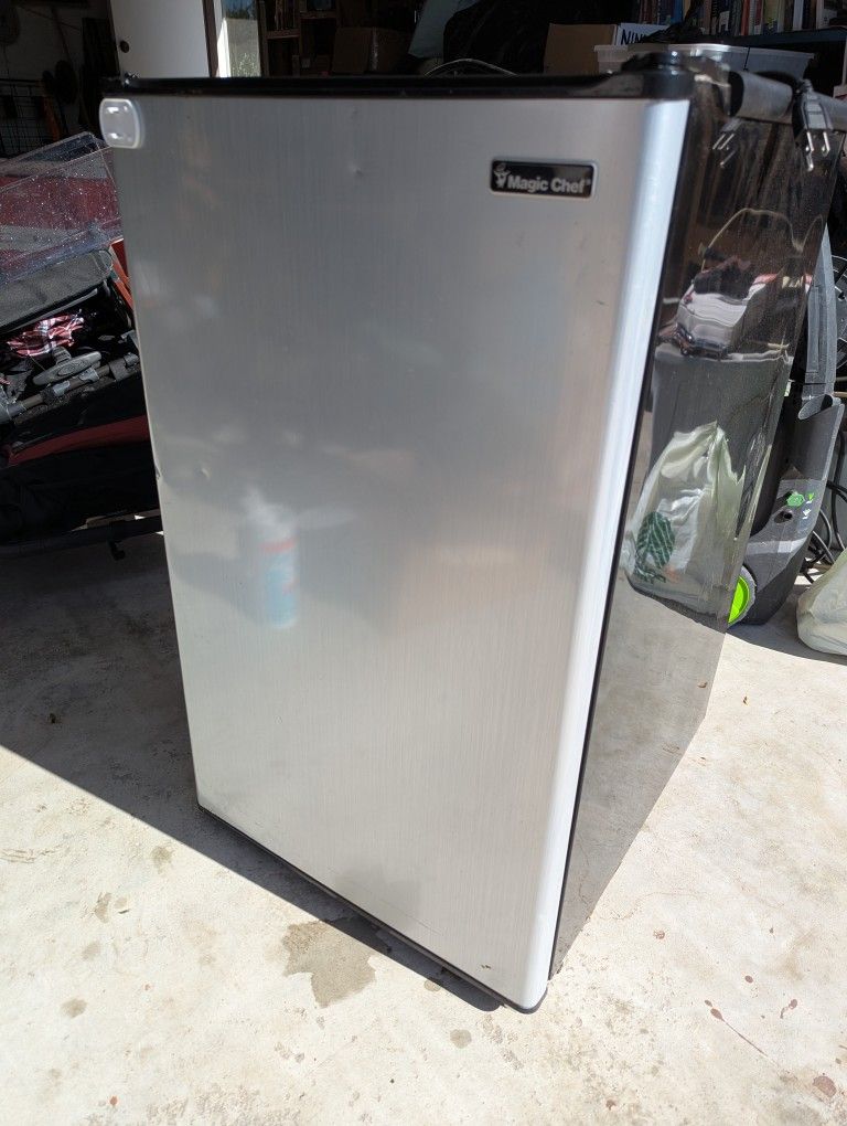 Magic Chef Mini Fridge