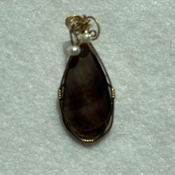 Mother Of Pearl Tear Drop Pendant