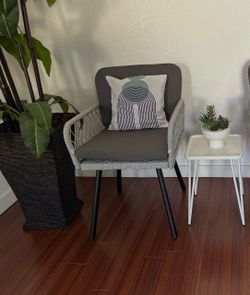 Patio chair and side table