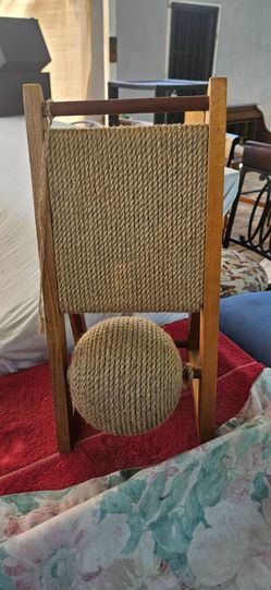 Cat 🐈 Scratcher $10