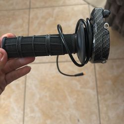 Macfox Throttle With Carbon