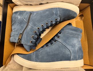 Kenneth  Cole (Double Header) Good condition