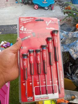 Milwaukee
 Screwdriver Set (6-Piece)