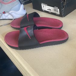 Nike Sandals Asking 7