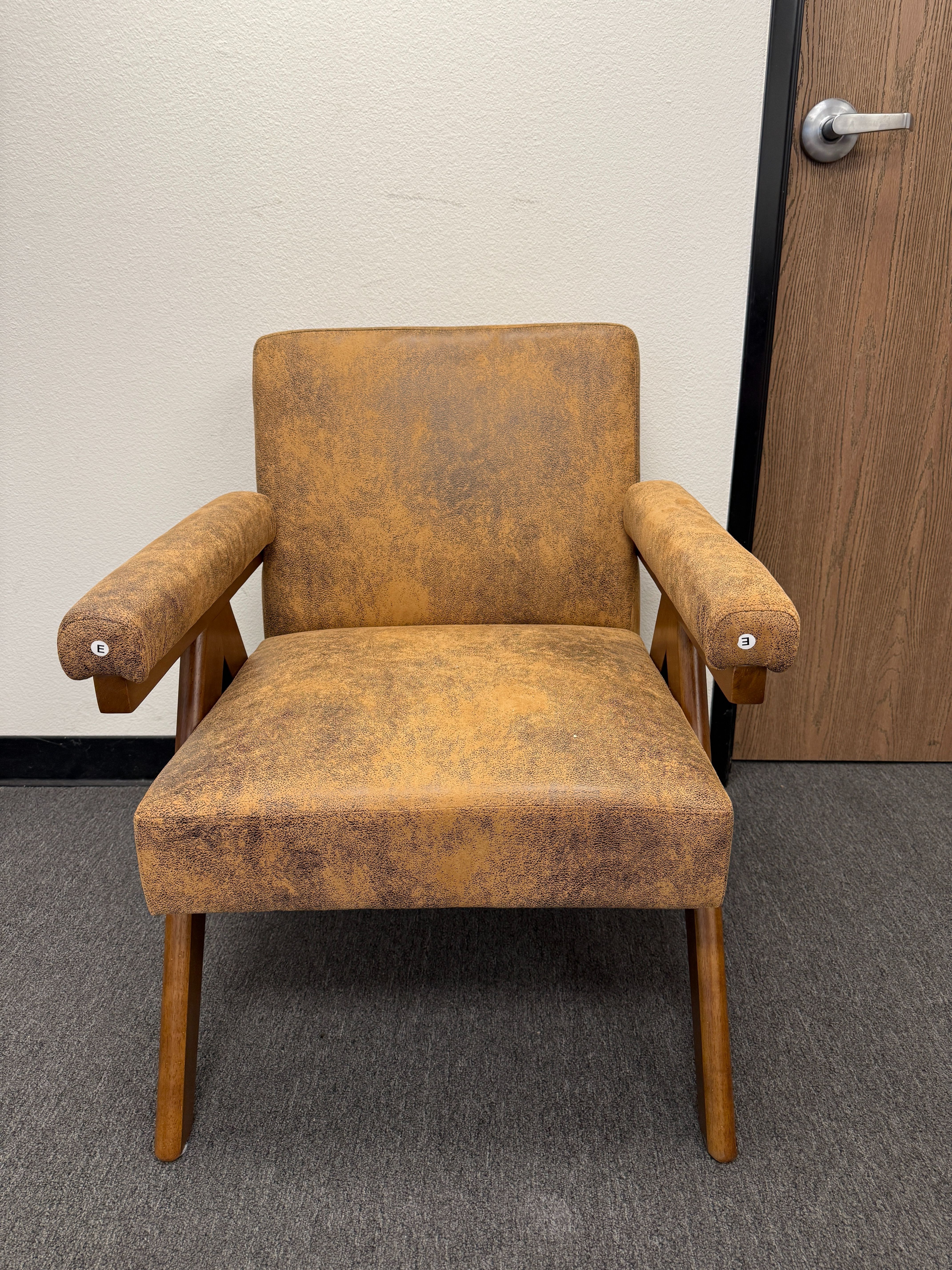 MELLCOM Mid-Century Modern Accent Leather Chair, Comfy Accent Chair with Solid Wood Frame,Upholstered Lounge Arm Chairs with Plump Cushion, Assembled