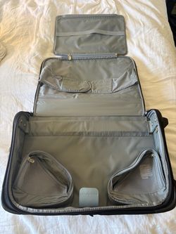 Briggs and Riley Baseline Carry-On 2-Wheel Garment Bag