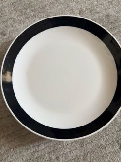 4 Pcs White Dinner Plates With Bold Black Rim