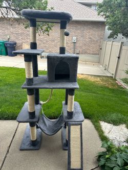 Cat Condo new condition