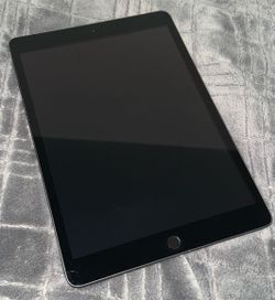 iPad 8th Generation (2020) Space Gray 10.2 Inch Display 32GB