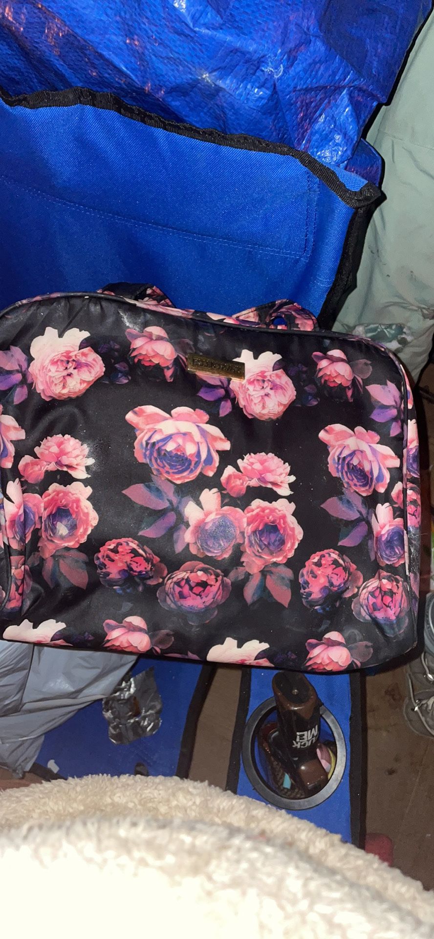 Ellen Tracy Makeup Bag