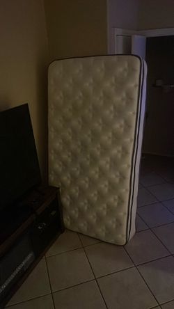 TWIN BED IN GREAT CONDITION