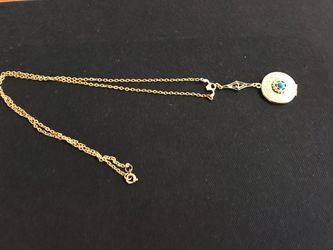 Jewelry necklace locket