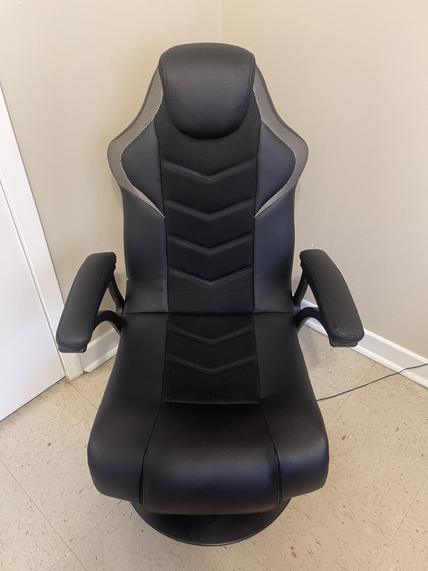 Bluetooth/Light Up Gaming Chair