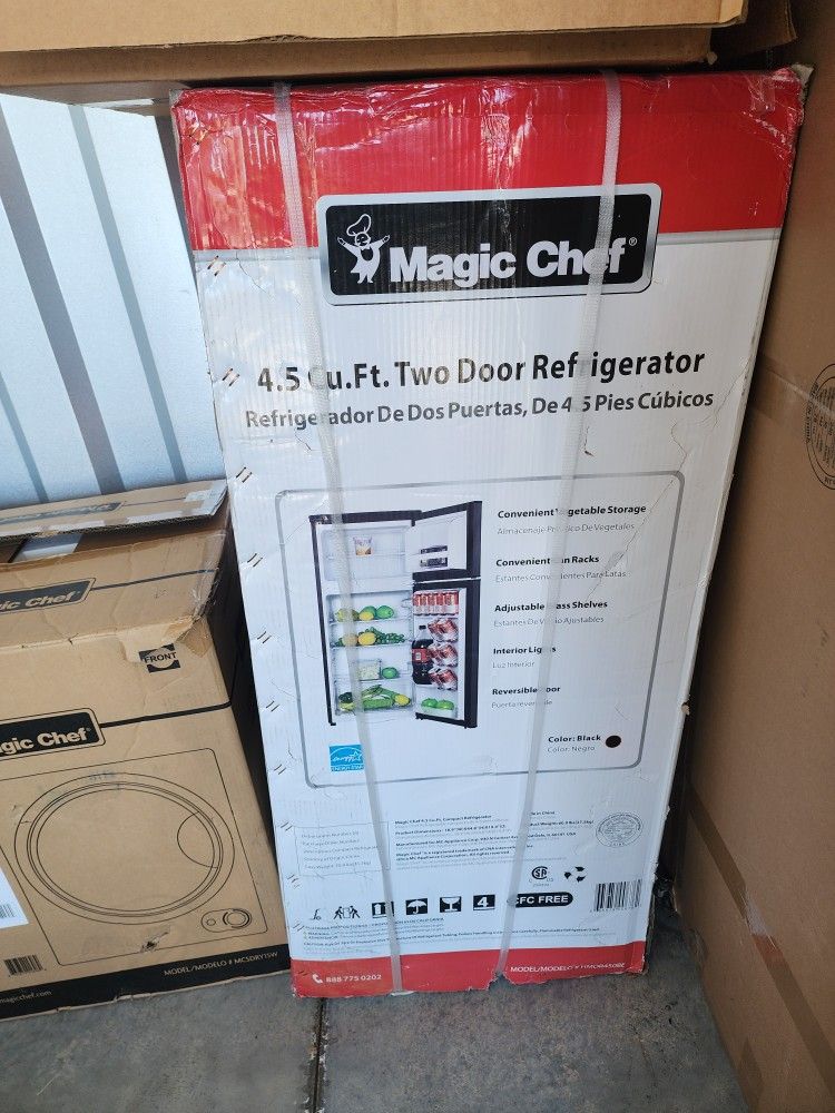 Magic Chef Compact Refrigerator