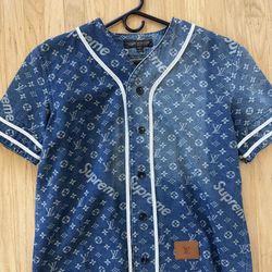 LV/SUPREME COLLAB SWEATER MENS SIZE M/L