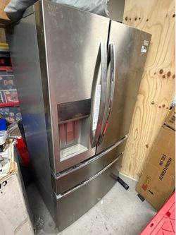 Frigidaire Gallery French Door Stainless Steel Refrigerator $140 FOR PARTS OR FIX TURN ON BUT DOES NOT GET COLD