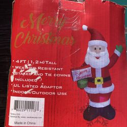 Santa Inflatable Yard Decoration 