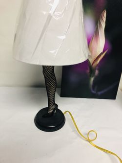 Leg lamp