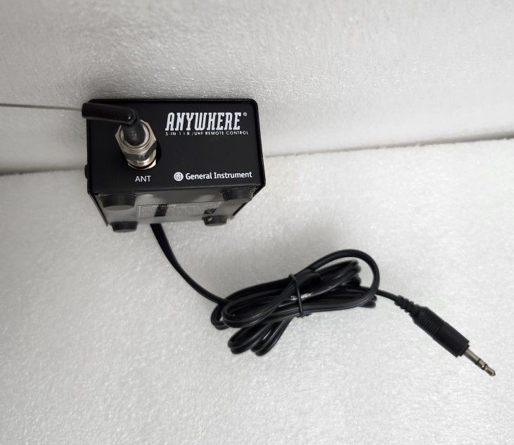 Anywhere TV ANTENNA 3 in 1 1.R. UHF Remote Control UHF 2.I1