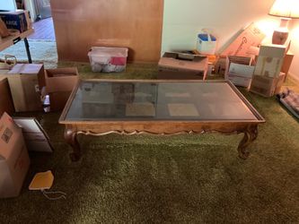 Free glass and wood coffee table