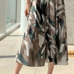 New Lightweight Skirt Small 