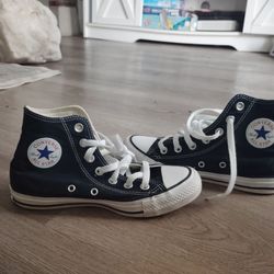 Converse women's size 5.5