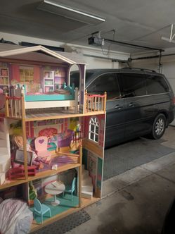 Kid kraft Large American Girl / generation size doll house $130